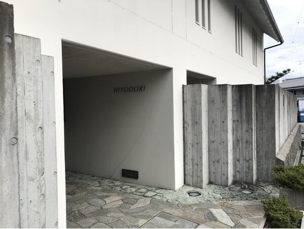 阪急伊丹線 新伊丹駅 徒歩8分 6階建 築27年の玄関写真