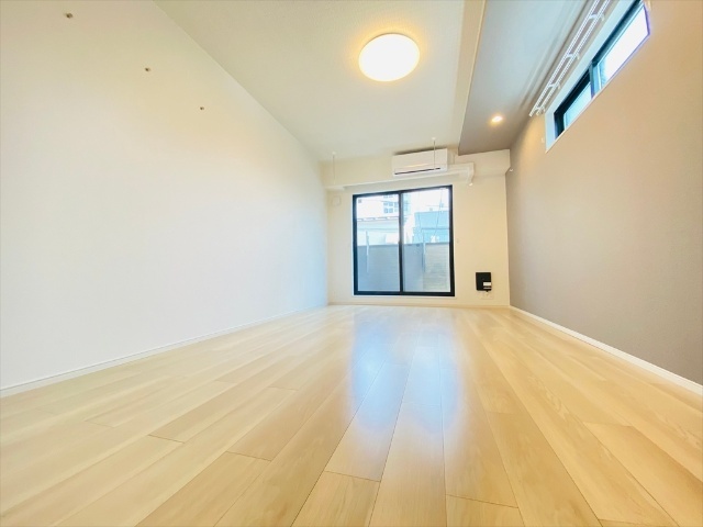居室・リビング　※コンテチェストIIIシリーズと同タイプのお部屋です。