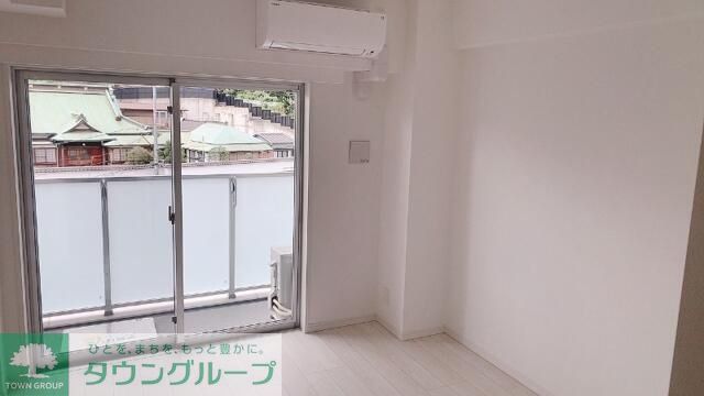 リヴシティ横濱ヒルサイドテラスの居間写真