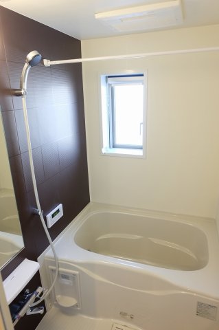バス・シャワールーム　お風呂で日々の疲れを落としましょう
