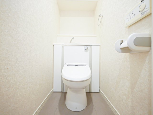 サヴォイテンジンクォーターのトイレ写真