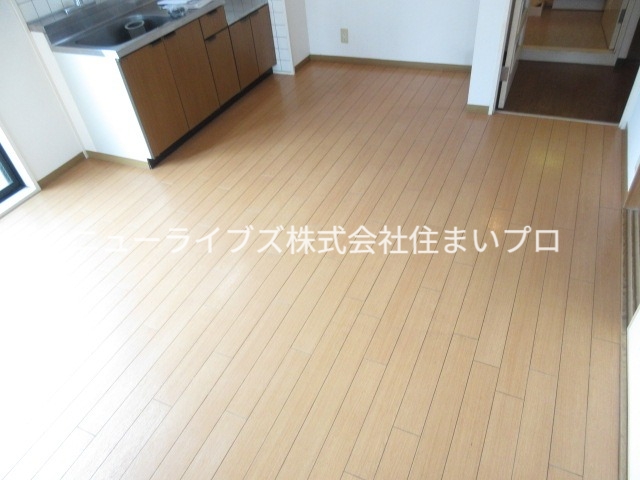 マンショングランメールの居間写真