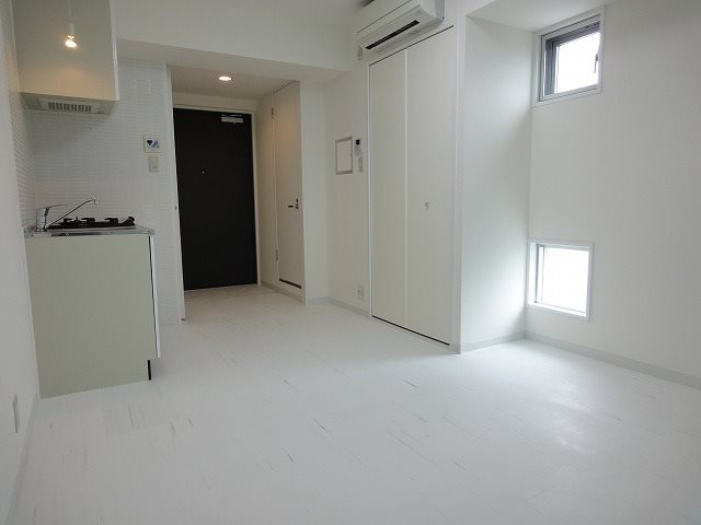 居室・リビング　同マンション別部屋