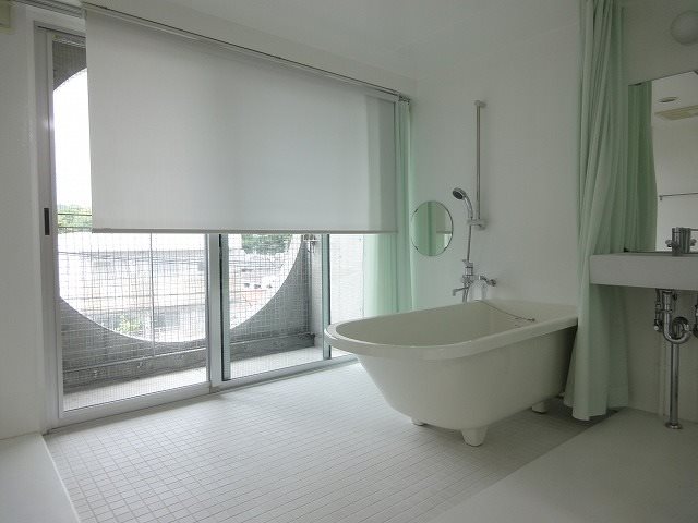 バス・シャワールーム　同マンション別部屋