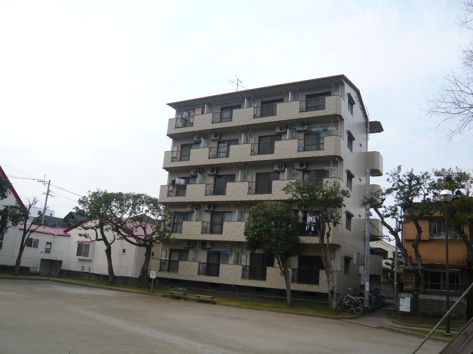 鹿児島市西田のマンションの建物外観