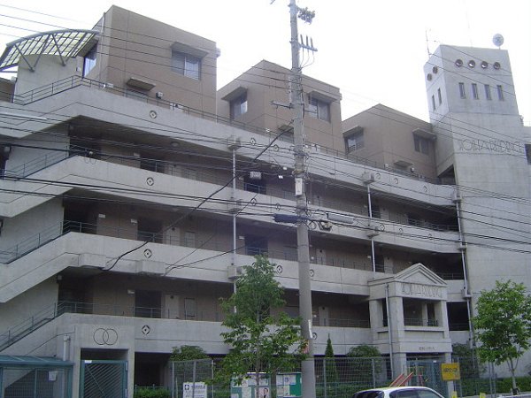 【神戸市兵庫区矢部町のマンションの建物外観】