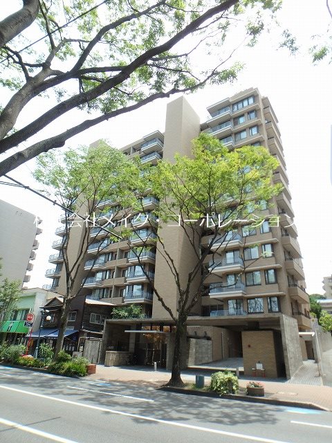 福岡市中央区赤坂のマンションの建物外観