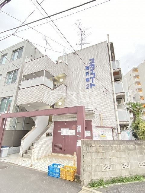 世田谷区駒沢のマンションの建物外観