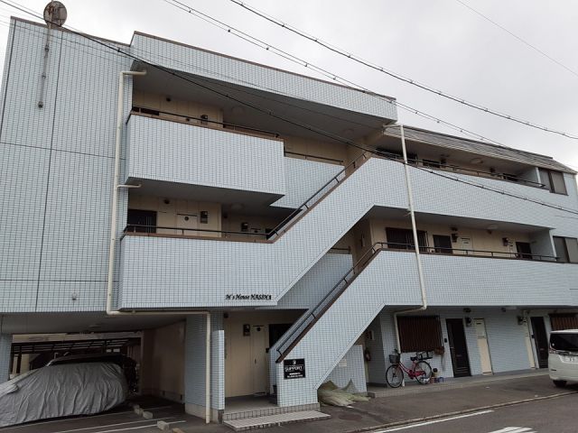 名古屋市中村区八社のマンションの建物外観