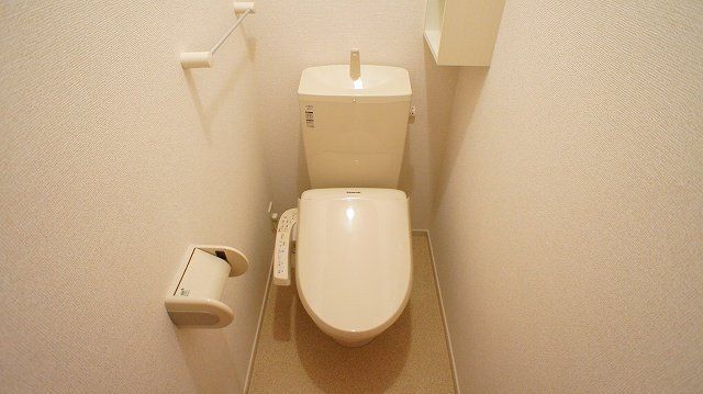 【行田市藤原町のアパートのトイレ】