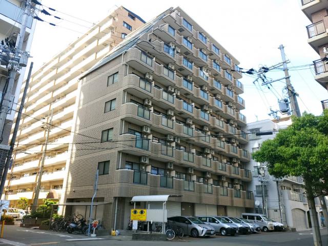 明石市松の内のマンションの建物外観