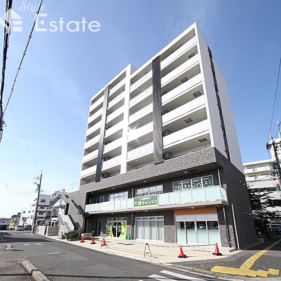 清須市須ケ口駅前のマンションの建物外観