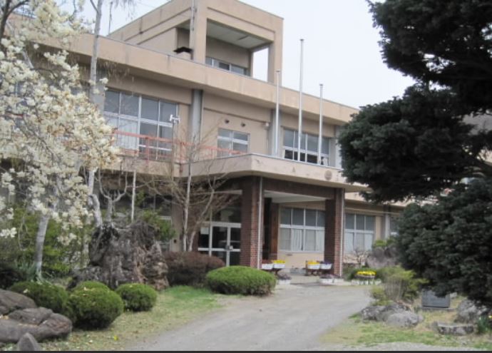 小学校　上田市立豊殿小学校（小学校）まで539m