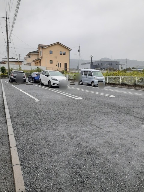 【レーゲン　ボーゲンＡの駐車場】