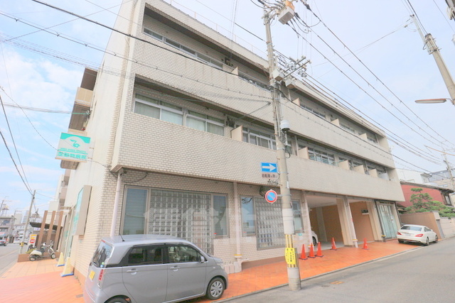 【京都市右京区西院北矢掛町のマンションの建物外観】