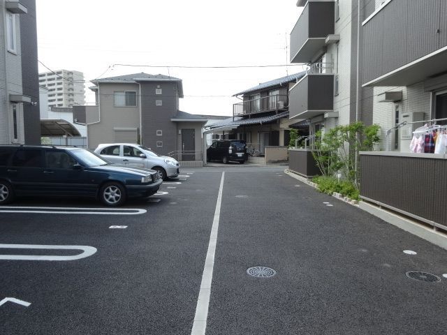 【入間市東藤沢のアパートの駐車場】