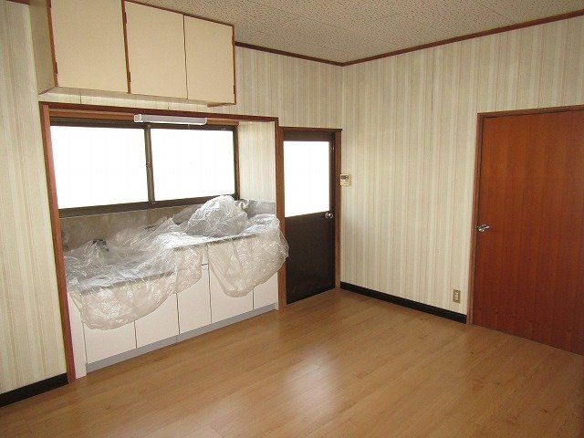 藤井アパート 10号棟の居間写真