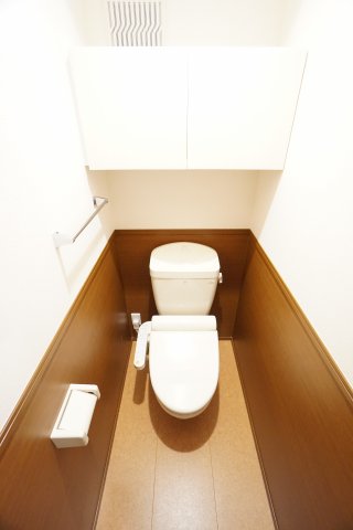 トイレ　※同物件・反転タイプの写真です。