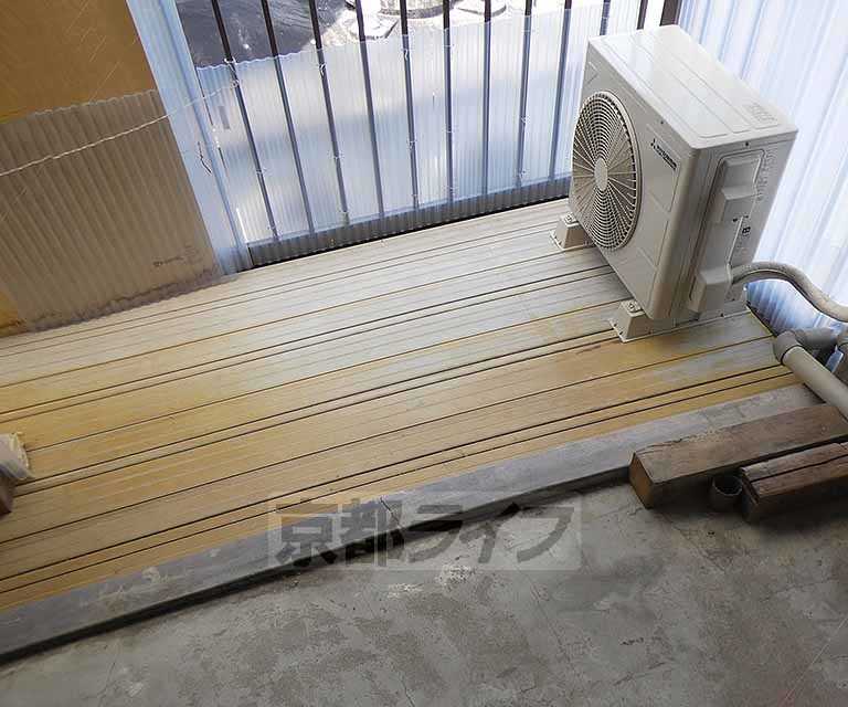 バルコニー　広いベランダがあります。