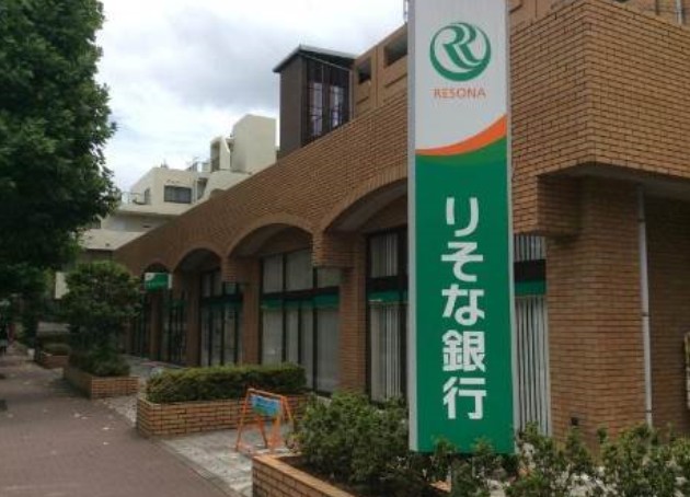 銀行　りそな銀行 豪徳寺支店（銀行）まで896m