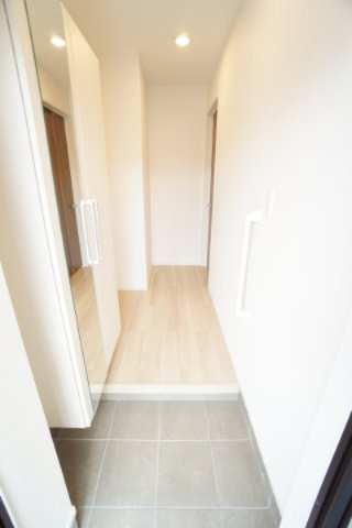 玄関　※同タイプの写真です。