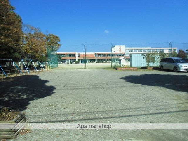 小学校　鏡小学校（小学校）まで5062m