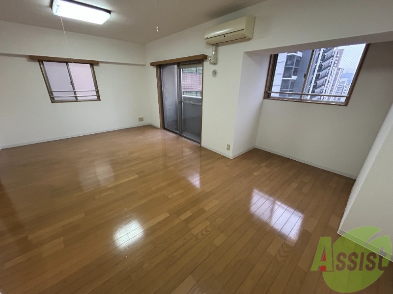 居室・リビング　１３．６帖のリビングスペースでございます。