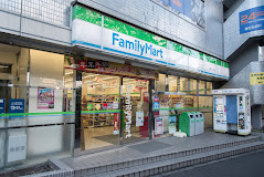その他　【コンビニエンスストア】ファミリーマート　関口一丁目店（その他）まで495m