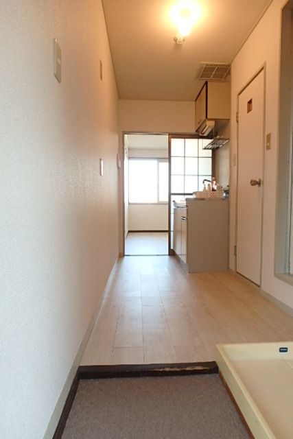 玄関　玄関から見たお部屋です♪