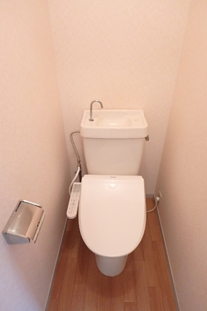 トイレ　洗浄便座付です！毎日清潔・快適にお過ごしいただけます♪