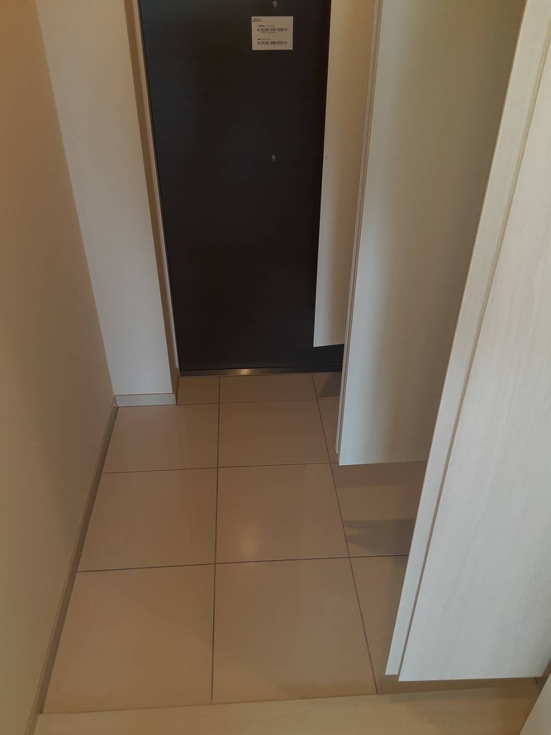 玄関　落ち着いた玄関です