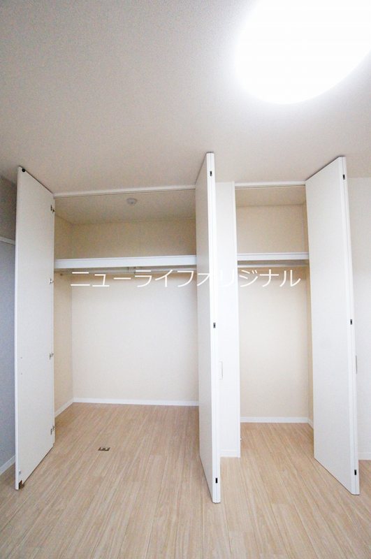 収納　仕切りがなく、丈の長いお洋服も収納できます♪