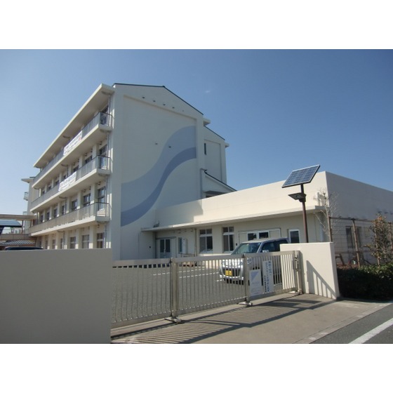 中学校　浜松市立北星中学校（中学校）まで1304m