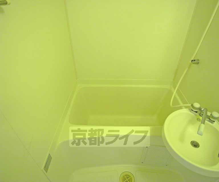 バス・シャワールーム　綺麗なお風呂です。