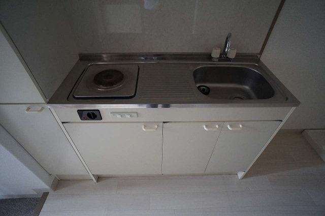 キッチン　写真は別のお部屋のものでございます