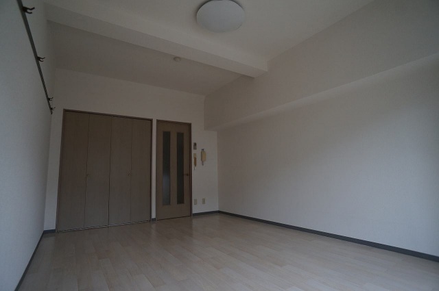 居室・リビング　写真は別のお部屋のものでございます