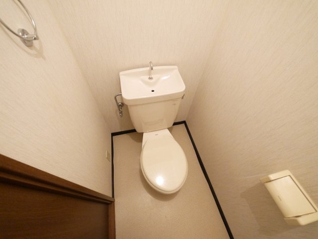 トイレ　落ち着いたトイレです