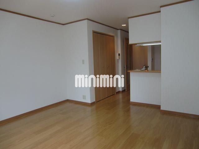 その他部屋・スペース　エアコン照明付きの洋間です。