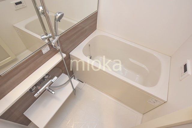 バス・シャワールーム　落ち着いた空間のお風呂です