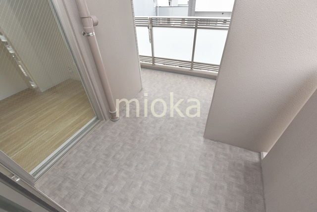 バルコニー　バルコニーからの眺めを楽しみながら食事をしませんか