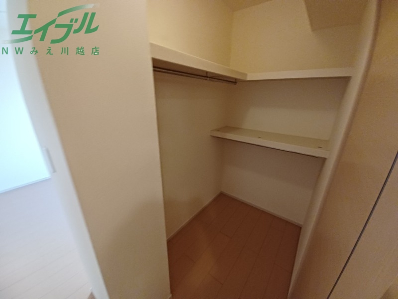 収納　同型参考写真