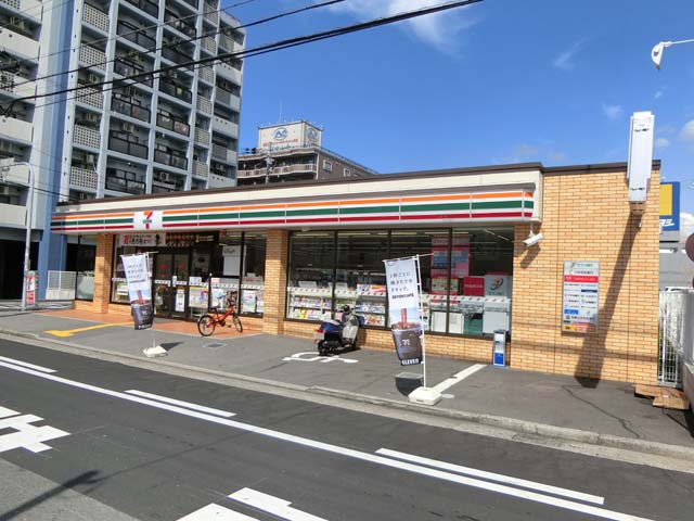 コンビニ　セブンイレブン 八尾光町1丁目店（コンビニ）まで100m