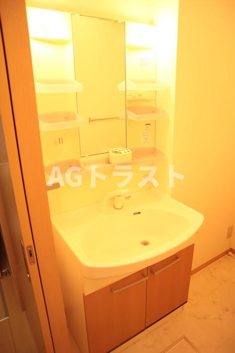洗面設備　忙しい朝には欠かせない洗面所です