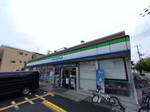 コンビニ　ファミリーマート平野店（コンビニ）まで424m