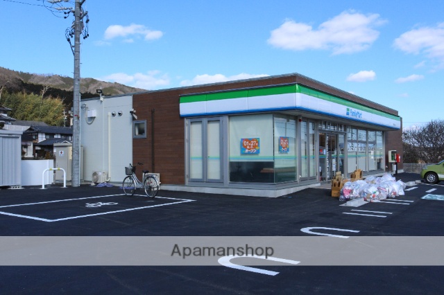 コンビニ　ファミリーマート（コンビニ）まで1264m