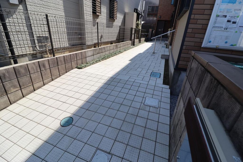 エントランス　庭