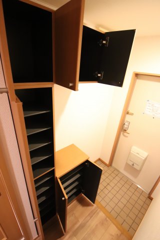 収納　シューズボックス