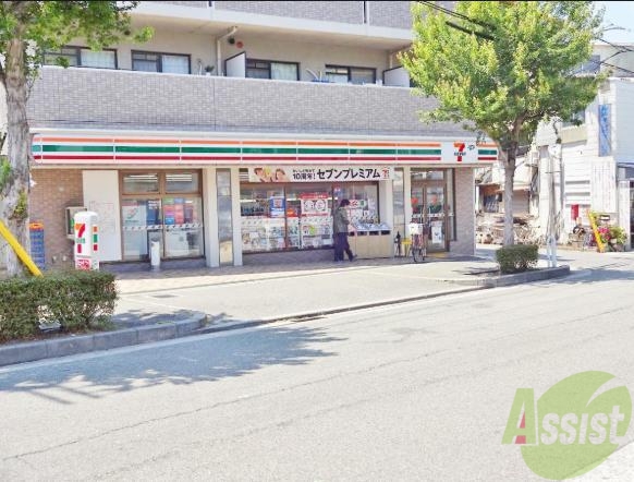 コンビニ　セブン-イレブン神戸泉が丘店（コンビニ）まで277m