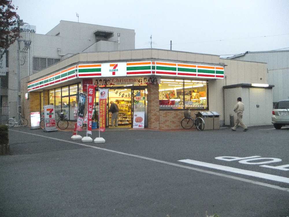 コンビニ　セブンイレブン葛飾奥戸5丁目店（コンビニ）まで676m