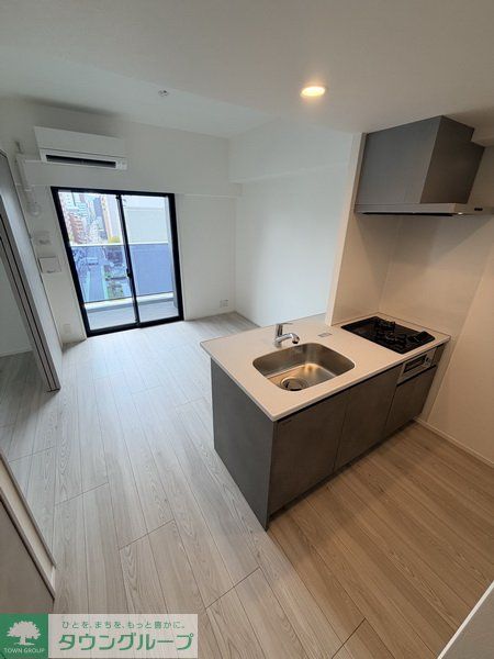 S-RESIDENCE博多駅東awesomeの居間写真